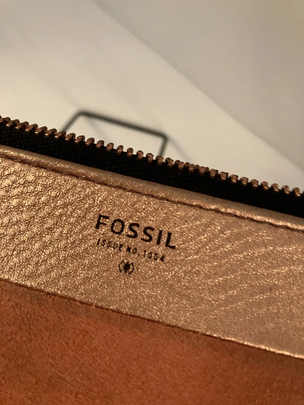 Fossil compact wristlet